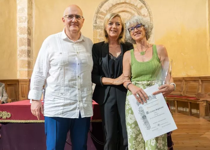 Premio Tradicion y Costumbres